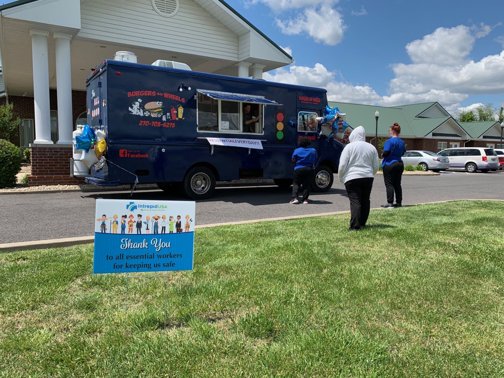 Food truck at rivercrest